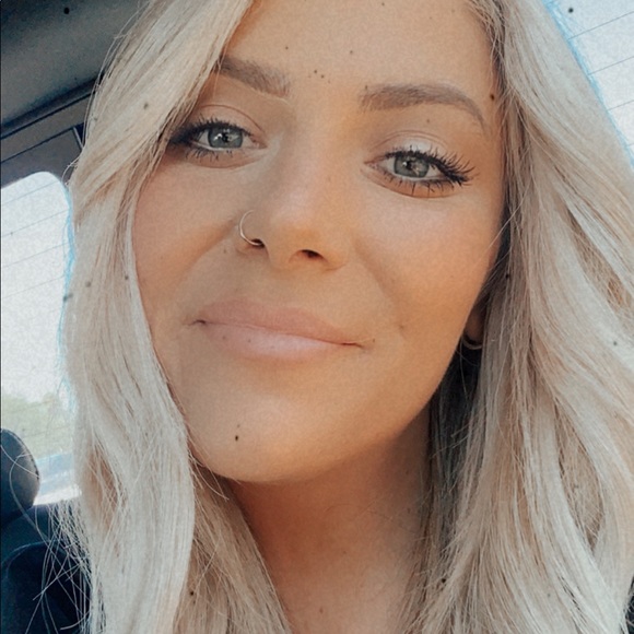 Meet your Posher, Christine - Picture 3 of 4